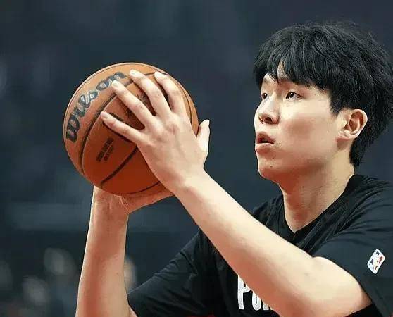 J9九游会官方网站包含重磅！赛前费耶诺德调整名单CBA常规赛国际比赛日刷纪录，费城76人调整名单的词条